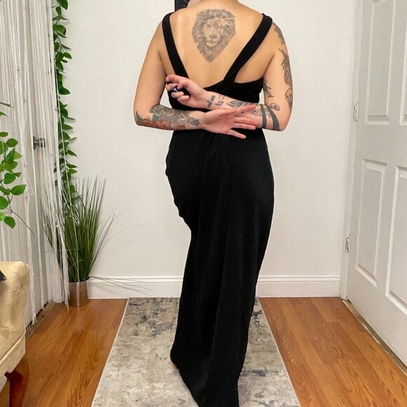 ONYX NITE Sleeveless Volup Glam Dress Side Slit Size 16 Black - Picture 3 of 3